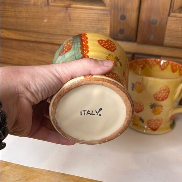 Vintage Italica ARS Handcrafted Strawberry and Floral Pattern Mugs - Set of 2 - Picture 2 of 11